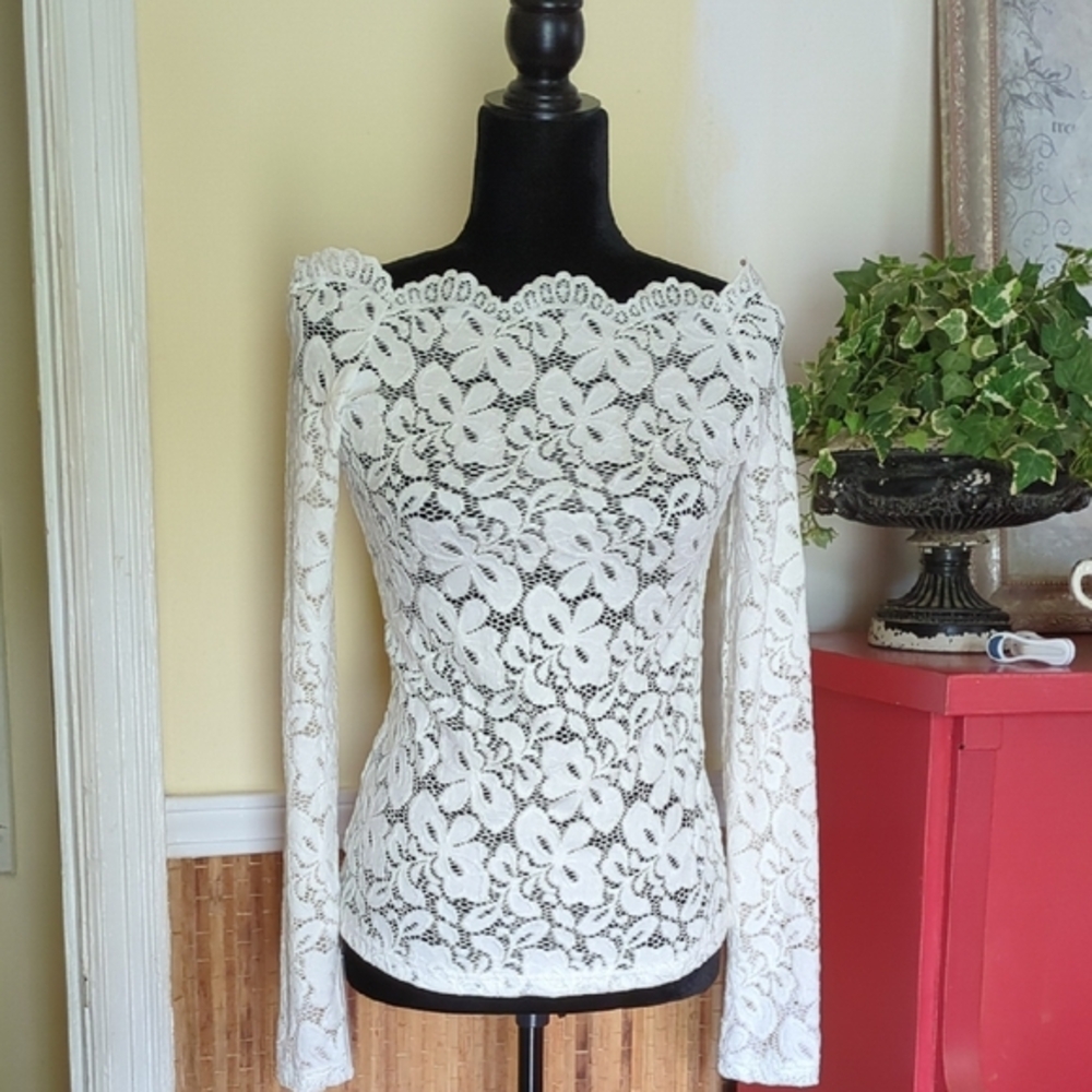 PattyBoutik Cream Lace Fitted Long Sleeve Blouse